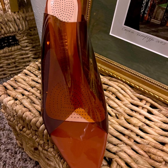 Azalea Wang- Unique PVC heel with pointed toe. Clear sandal in Caramel color. - Picture 6 of 7